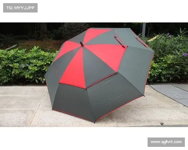 高尔夫雨具的选购与使用指南 提升运动体验防护功能全解析 高尔夫雨具的选购与使用指南 提升运动体验防护功能全解析